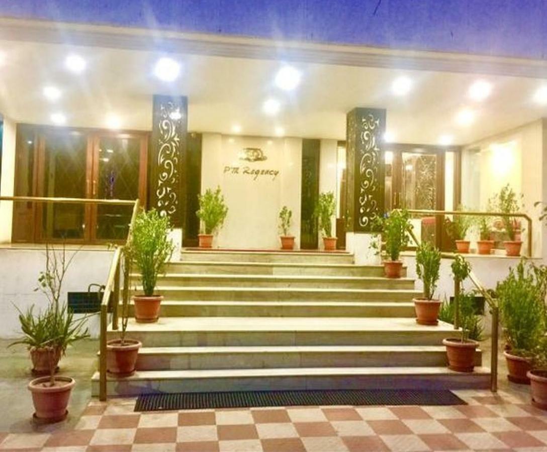P M Regency Hotel ואדודרה מראה חיצוני תמונה